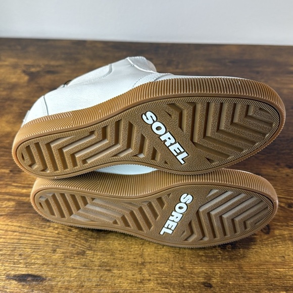 NWT Sorel Women's White Leather Winter Boots - Picture 9 of 12